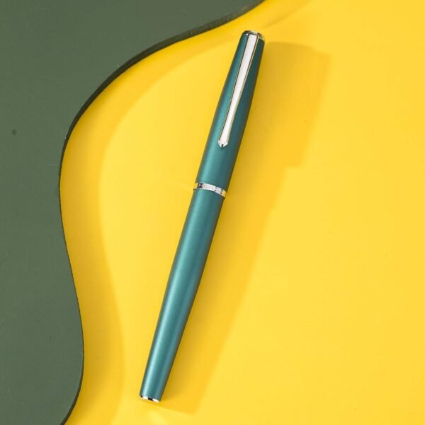 Green Metal Fountain Pen, Steel Fine Point Classic Pen, Includes Refillable Converter and Pen Pouch - 图片 4
