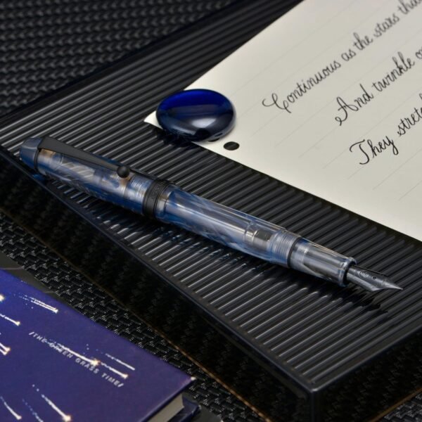 Vacuum Filling Fountain Pen Blue Swirl Acrylic, Medium Nib Large-Capacity with Gift Case - 图片 6